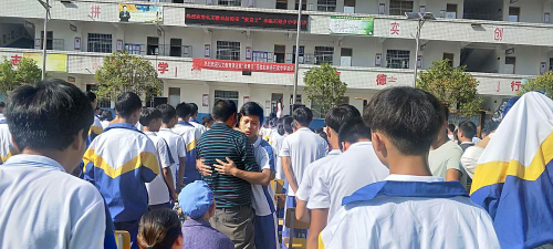 石梁乡中学阅读区