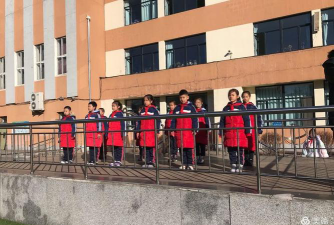 鞍山市铁东区和平小学阅读区