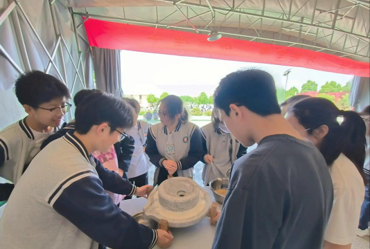 思游中学阅读区