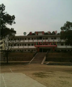 和平县大坝镇大坝中学阅读区