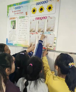 达道湾镇中心小学阅读区