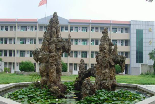 沙洋县马良中学阅读区