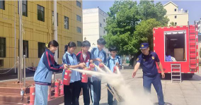 沙洋镇长林中学阅读区