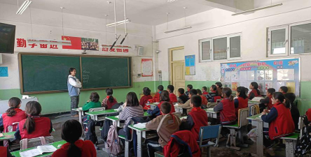 墨玉县萨依巴格乡中心小学阅读区