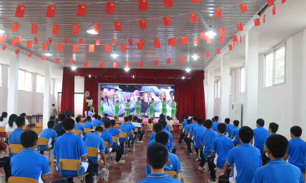 郴州市弘扬文武学校阅读区