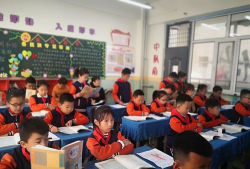 乌海市海勃湾区第四小学阅读区