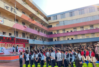 抚顺经济开发区高湾友爱小学阅读区