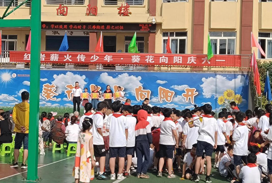 乌海市海勃湾区平一小阅读区