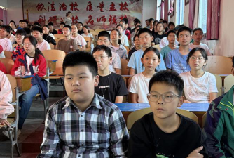 云梦县吴铺镇长辛中学阅读区