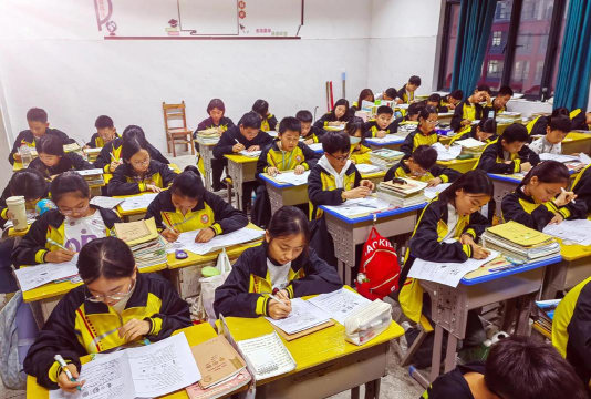 抚顺经济开发区大南乡中心小学阅读区