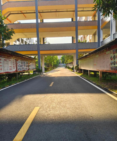 芜湖滴水科技学校阅读区