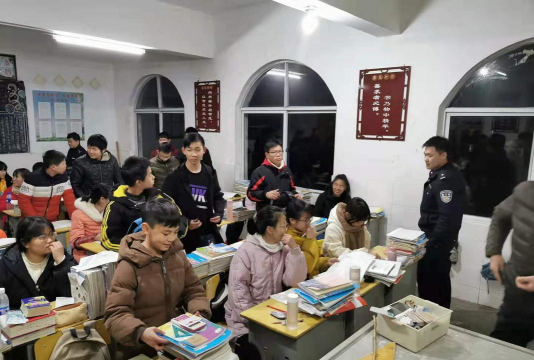 安陆赵棚初中阅读区