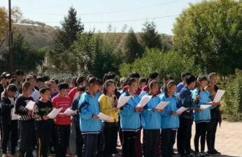 松山区哈拉道口镇哈拉道口村小学阅读区
