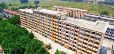 革里中学阅读区