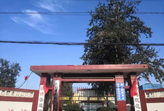 南甸完小阅读区