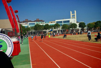 百股小学阅读区