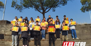 零陵区石岩头镇新宅里中学阅读区