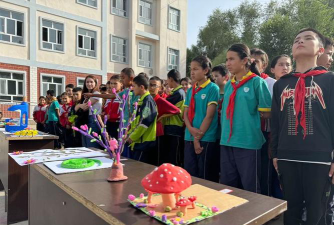 米吉克乡中学阅读区