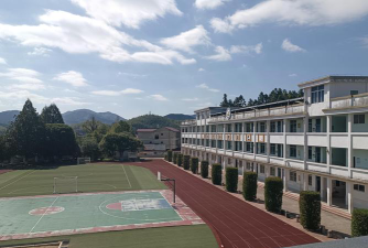 柘木乡天育初级中学阅读区