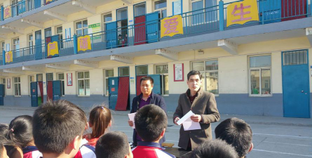 兴安镇贾村小学阅读区