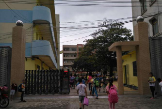 兴安镇东里村小学阅读区