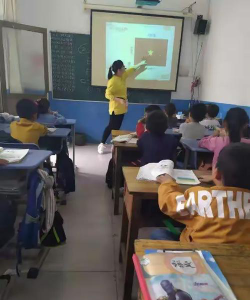张名甫小学阅读区