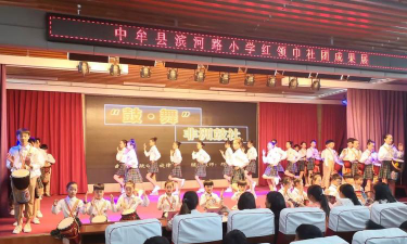 滨河路小学校阅读区