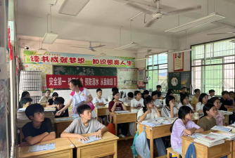 祁阳县龚家坪镇中心学校阅读区