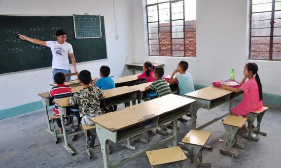 德庆县高良镇石头教学点阅读区