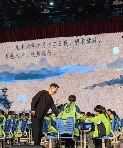 洪湖市第四中学阅读区