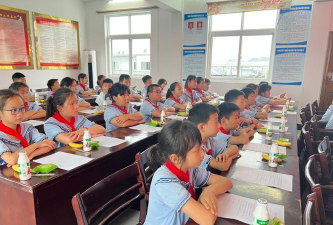 酿溪镇魁伟完全小学阅读区