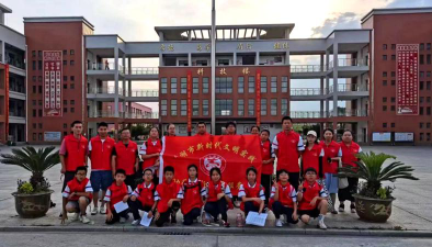 湖北省洪湖市府场镇中心学校阅读区