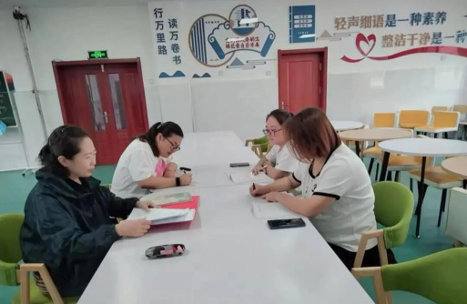 道德镇中心校阅读区