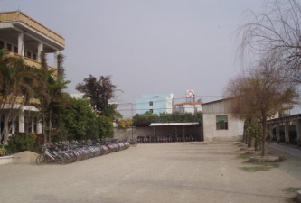 普宁市占陇镇伟群初级中学阅读区