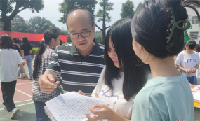 道县清塘中学阅读区