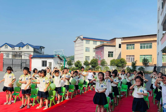 临安石瑞乡学川幼儿园阅读区