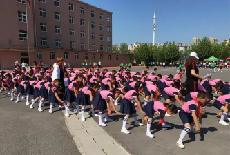白塔区铁西小学阅读区