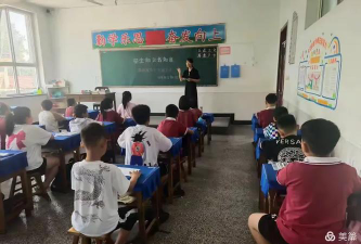 增村镇吴村铺小学阅读区