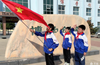 东卓宿学校阅读区
