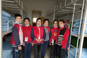 亚吐尔乡中学阅读区