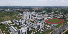 阜南科技艺术学校阅读区