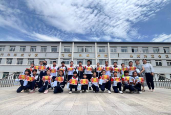 大洼新立中心小学阅读区