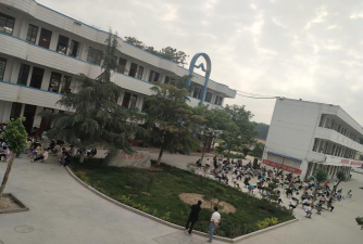 烂泥畈中学阅读区