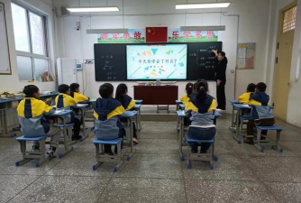 大洼新兴乡中心小学阅读区