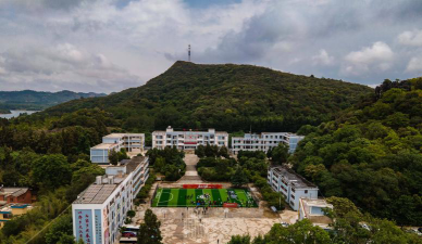 石林县长湖镇中心学校阅读区
