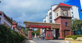 贵州兴义市顶效镇楼纳学校阅读区
