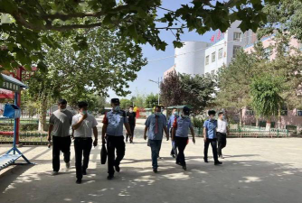 阿瓦提县英艾日克乡中学阅读区