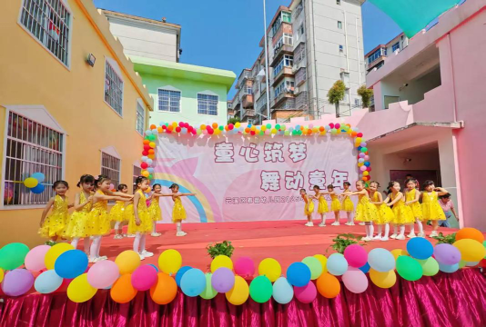 蒲城县龙阳镇春苗幼儿园阅读区
