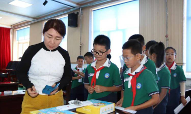 阿木古郎第二小学阅读区