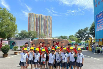 唐山市丰润区团结路小学阅读区